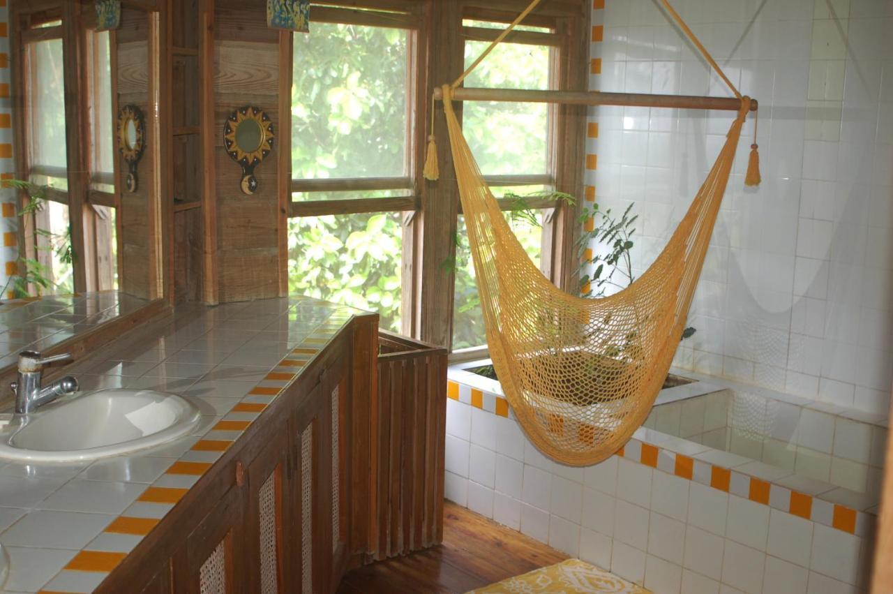 Roatan Bed&Breakfast Apartments West End Bagian luar foto
