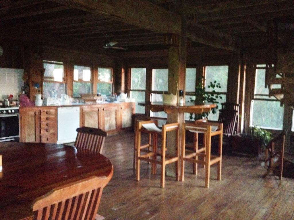 Roatan Bed&Breakfast Apartments West End Bagian luar foto