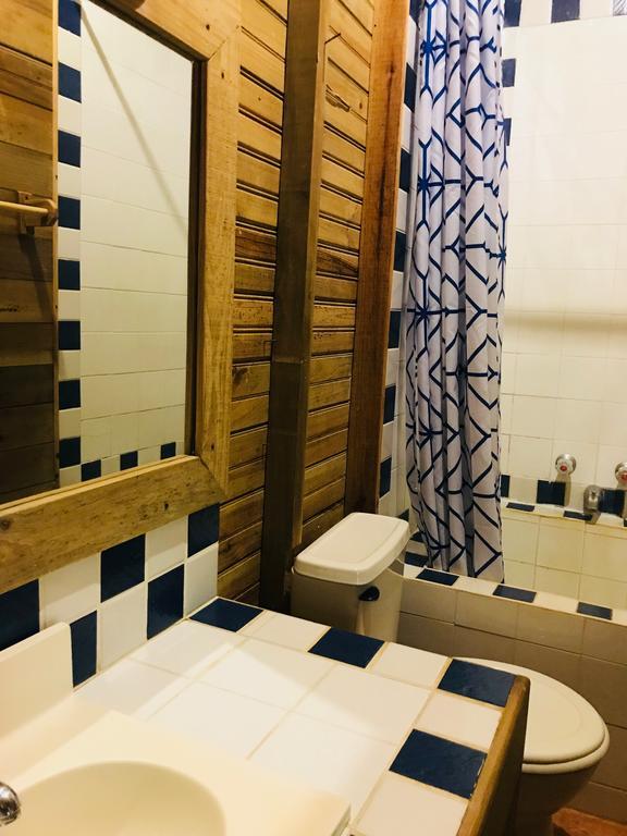 Roatan Bed&Breakfast Apartments West End Bagian luar foto