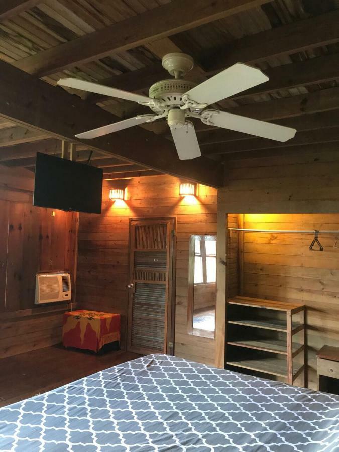 Roatan Bed&Breakfast Apartments West End Bagian luar foto